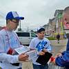 На акции «Красная гвоздика» новгородские волонтеры собирают средства на помощь ветеранам боевых действий