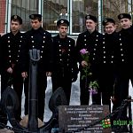 В Великом Новгороде открыли памятный знак погибшему на «Курске» моряку