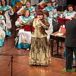 Море цветов и аплодисментов подарили новгородцы певице Галине Шабаровой