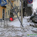 Фотофакт: в Великом Новгороде повис светофор 