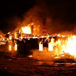 В новогоднюю ночь огонь уничтожил 24-квартирный дом в Новгородской области