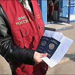Новгородку приговорили к 120 часам работ за 150 незаконно поставленных на учёт мигрантов 