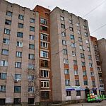 Жильцы девятиэтажки на проспекте Корсунова четвертый день живут без электричества