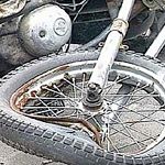 В Парфине подросток без прав попал на мотоцикле под машину