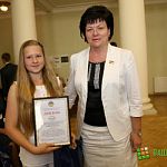 Школьница из Новгородской области получила планшет за рисунок «Земля - не свалка»