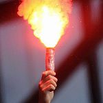 Новгородские болельщики зажгли файеры во время футбольного матча