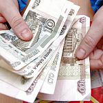 Директор школы в Новгородской области полгода терпела недоплату зарплаты и пошла в суд