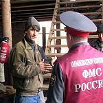 Начальник отдела новгородского УФМС потворствовал работе незаконных мигрантов на ремонте вокзала