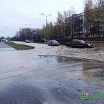 На улице Попова наблюдается потоп 