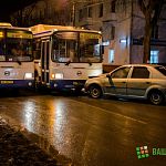 ДТП на Санкт-Петербургской: столкнулись легковой автомобиль и два автобуса