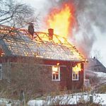 Старик погиб на пожаре в Новгородской области 