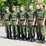 Новгородских призывников сегодня с почестями отправляют в президентский полк