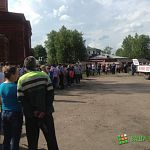 Дождь с градом разогнал протестный митинг в Окуловке