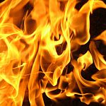Пожар в Лесной: пострадал человек, сгорели дом и три автомобиля