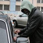 В Чудове обнаружили три угнанных из Санкт-Петербурга автомобиля