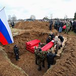 Фото с похорон в Мясном Бору распространили с сообщением о погибших на Украине 