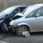 На тринадцатом километре от Великого Новгорода погиб водитель, четверо пострадали 
