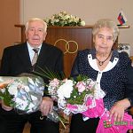В Старой Руссе дети, внуки и правнуки стоя аплодировали 80-летнему жениху и 77-летней невесте
