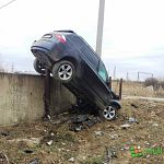Фотофакт:  на Сырковском шоссе на заборе висит BMW X 3