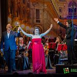В Великом Новгороде выступил человек удивительной судьбы, тенор Дарио Волонте и восходящая звезда оперы Марина Сильва