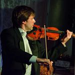 Новгородцы первыми услышали новую программу знаменитого скрипача Петра Ильяша