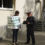  В Боровичах два человека провели пикет в защиту Олега Сенцова 