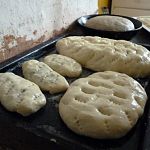 Поддорские школьники прошли весь путь «от зерна до каравая» и в итоге испекли хлеб по старинному рецепту в русской печи