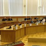 На заседание городской Думы не пришли пять сидящих рядом депутатов