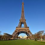 В Париже сейчас находятся тысячи туристов из России