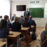  Руководитель новгородского департамента образования прокомментировал обращение школьника 