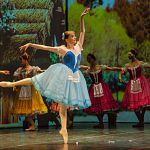 Новгородские любители балета посмотрели «Жизель» в мультимедийных декорациях