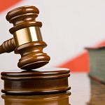 Суд признал экс-главу Батецкого виновной в махинациях на торгах и освободил от ответственности