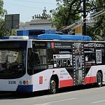 В Санкт-Петербурге сегодня появились троллейбусы с кадрами из «Служебного романа» и «Человека-амфибии» 