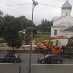  Возле церкви на Большой Московской повалили ещё одно дерево 