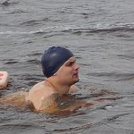 Новгородские моржи готовятся переплыть Ильмень, а пока штурмуют Мсту 
