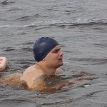 Новгородские моржи готовятся к заплыву от деревни Сергово до Великого Новгорода