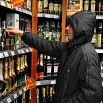 Случаев хищения продуктов в новгородских магазинах стало больше 