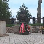 Жители Новгородской области заставили дачника уступить землю, в которой похоронены красноармейцы 