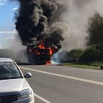 У поворота на Кунино сгорел пригородный автобус