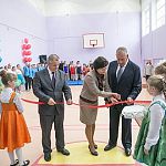 Сергей Митин поздравил учеников Новоселицкой школы с открытием обновленного спортивного зала