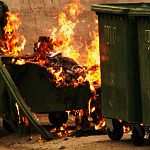 В Великом Новгороде сгорели четыре мусорных контейнера 