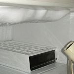 Житель Новгородской области положил включённый фен в холодильник, и у него сгорел дом 