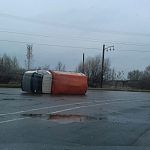 В Великом Новгороде в результате аварии опрокинулась «Газель»