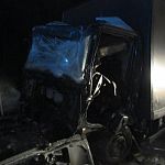 Водитель автофургона разбился насмерть в столкновении с фурой на М-10 под Великим Новгородом