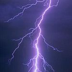Шесть школ и садиков в Чудовском районе обезопасили от молний 