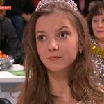 14-летней актрисе новгородского театра «Жест» в прямом эфире НТВ подарили коляску для танцев