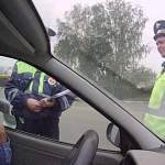 Жириновский предложил запретить инспекторам вытаскивать водителей из машин 