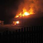 В Окуловском районе сгорело здание базы отдыха и администрации поселения