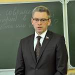 Сенатор Алексей Костюков провел для гимназистов урок по современной истории России