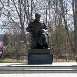 На воинском захоронении в Демянском районе открыли памятник Советскому солдату